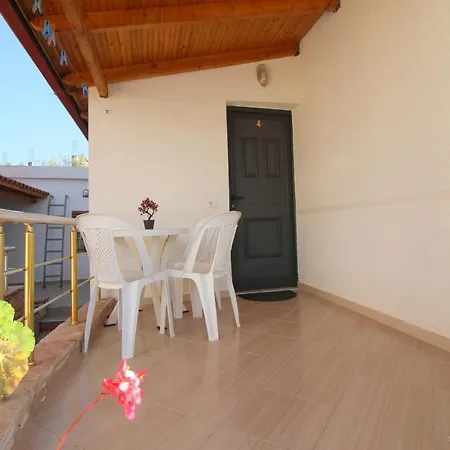 Aparthotel Emerald Ksamil