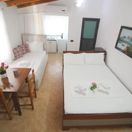 Emerald Aparthotel Ksamil